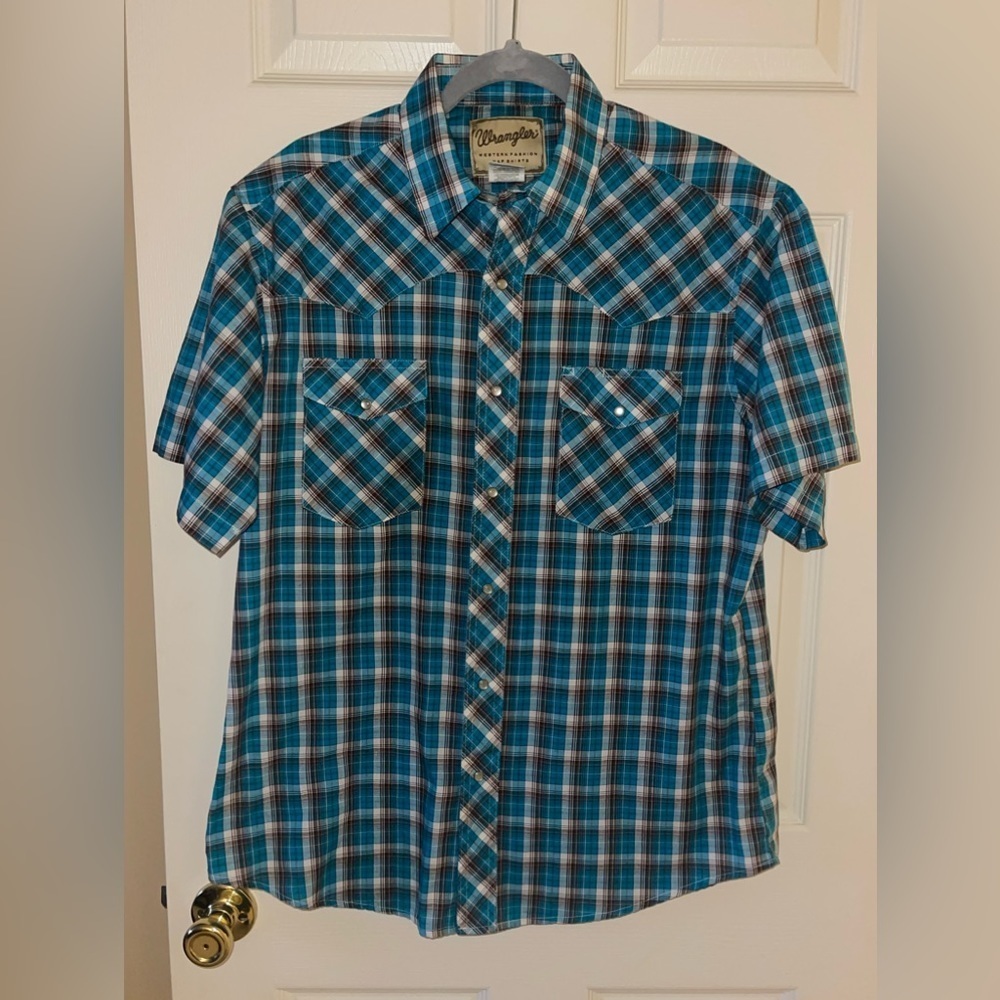 Wrangler snap button shirt • Mens L